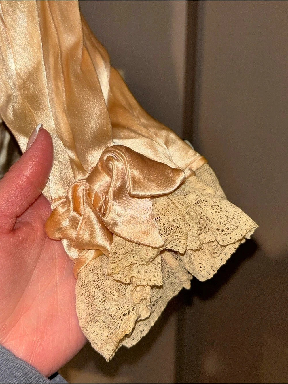 Vintage Silk Satin Bed Jacket Ivory Lace Ruffle Bow Tie Boudoir Lingerie Antique - Picture 6 of 9
